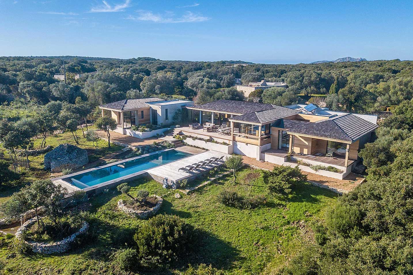 Maison en Corse du Sud — Corse, réalisation Bachmann Associés